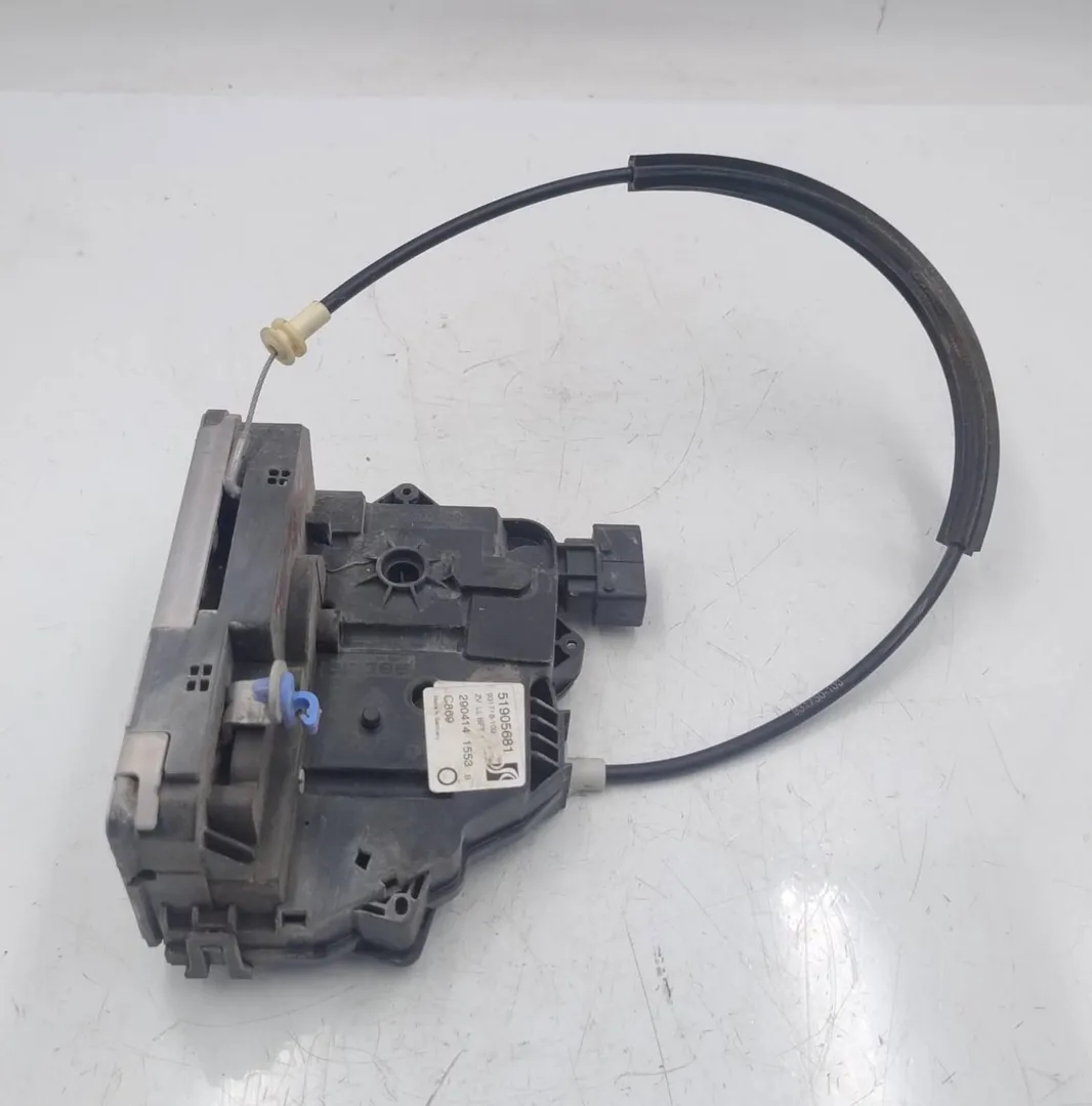 Cerradura puerta delantera derecha 350A1000 52065109 de Fiat Punto (6u) (01/13>03/17<) 2013-2017 con 209000 km - pieza usada