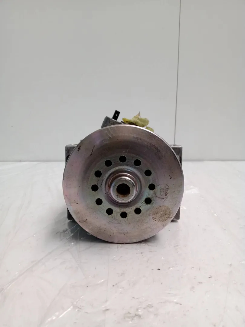 Compresseur clim de Alfa romeo Mito (955_) 2011-0 - pieza usada