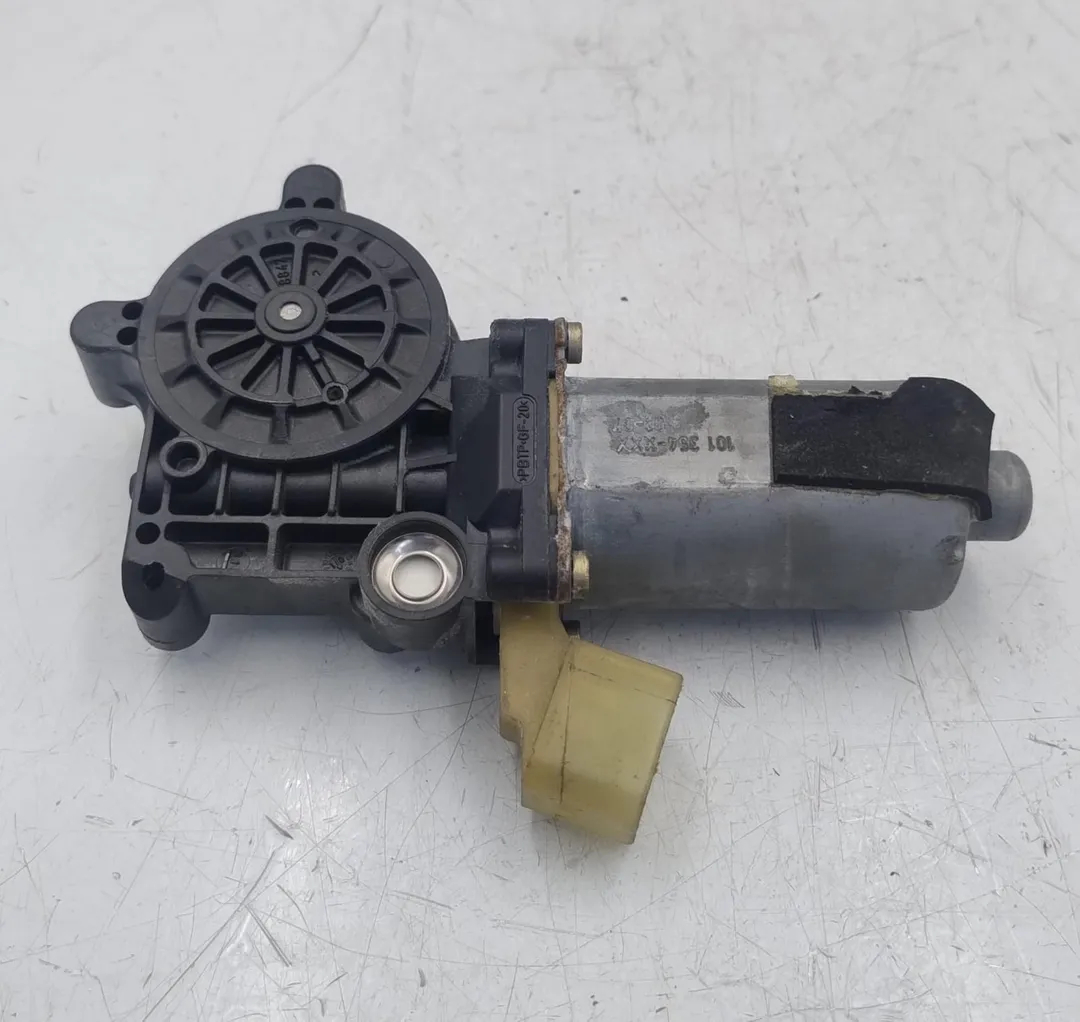 Motor elevalunas delantero derecho B5244T3 de Volvo Xc70 i cross country (295) 1999-2004 con 303000 km - pieza usada