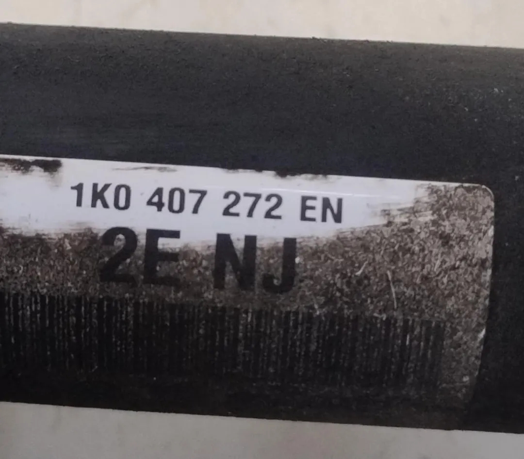 Eje delantero derecho BKD de Audi A3 (8p1) 2003-2012 con 185278 km - pieza usada