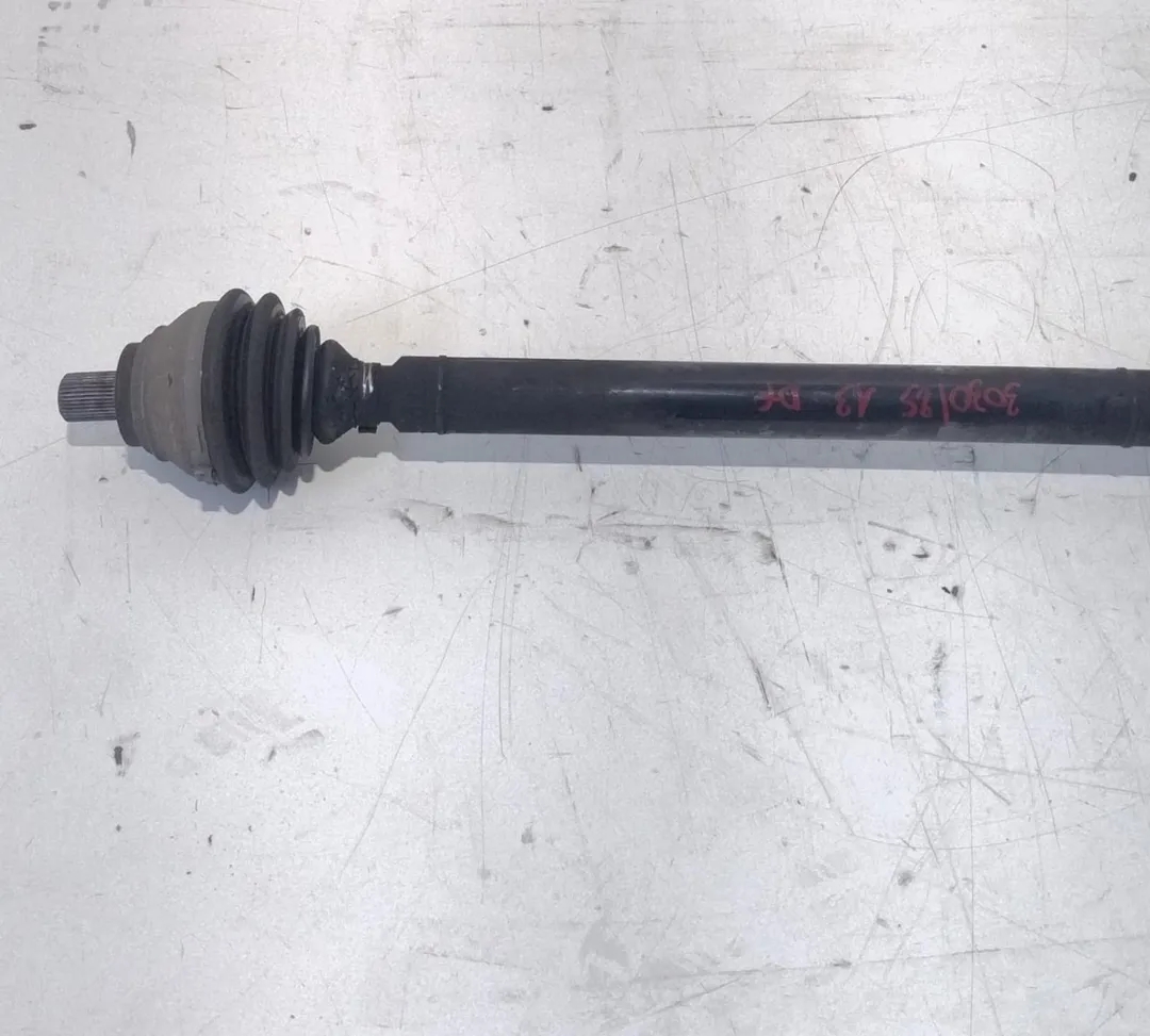 Eje delantero derecho BKD de Audi A3 (8p1) 2003-2012 con 185278 km - pieza usada