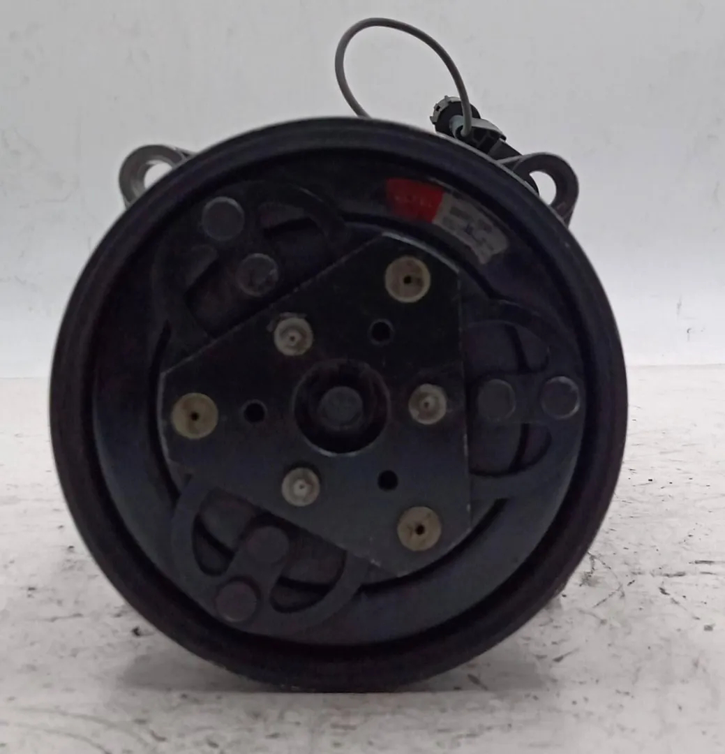 Compresseur clim de Volvo V40 station wagon (645) 2000-2004 - pieza usada