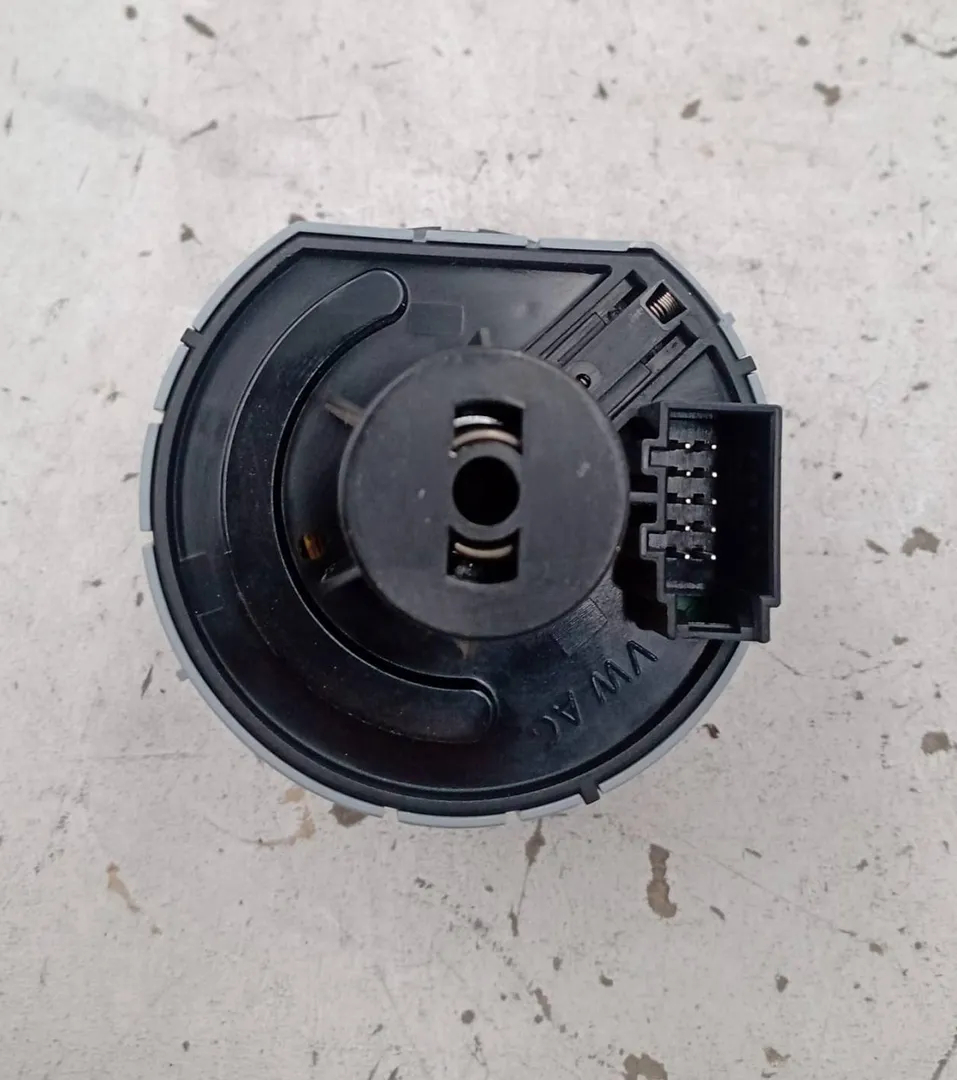 Mando luces CUS de Skoda Fabia iii station wagon (nj5) 0-0 con 146000 km - pieza usada