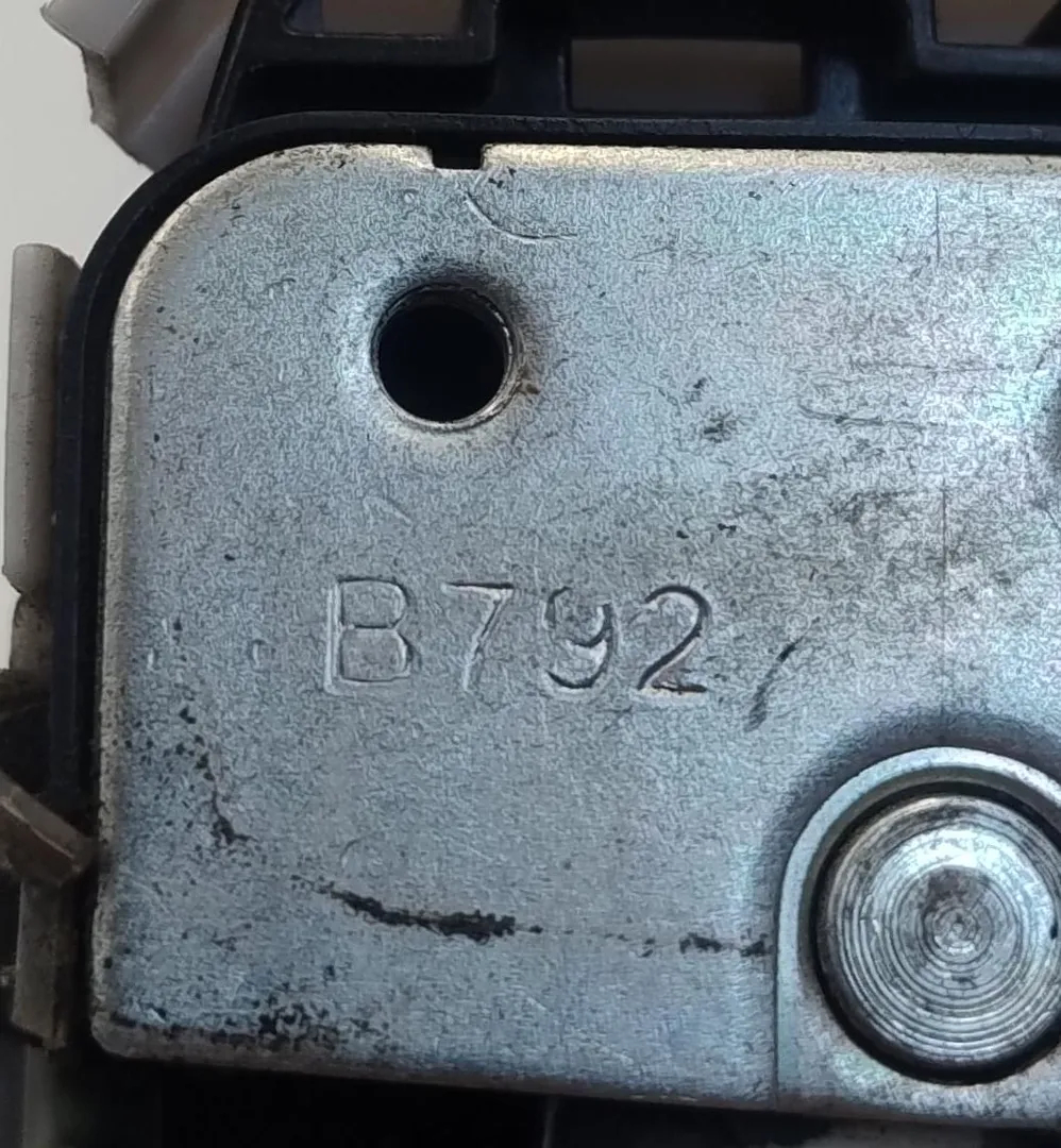 Front lock door rh 169A4000 51926043 de Lancia Ypsilon (312_) 2011-0 con 202833 km - pieza usada
