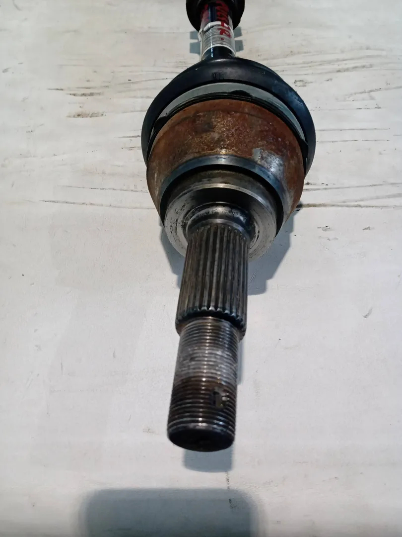 Eje delantero derecho de Nissan Pulsar fastback (c13) 2014-0 - pieza usada