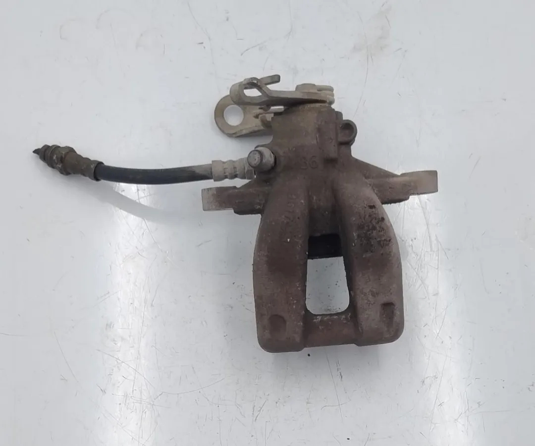 Pinza de freno trasera izquierda 350A1000 de Fiat Punto (6u) (01/13>03/17<) 2013-2017 con 209000 km - pieza usada
