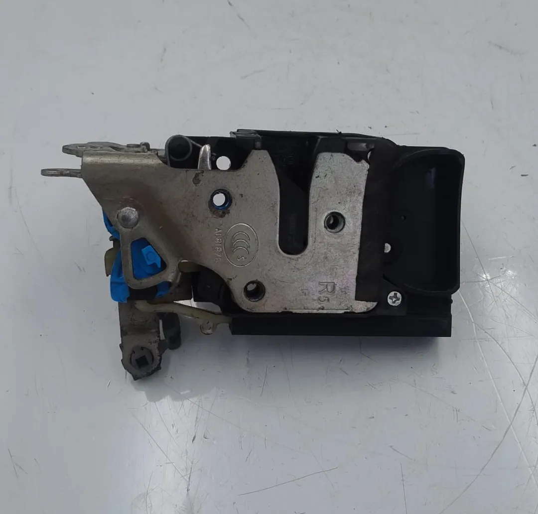 Front lock door rh B10XE 95389394 de Opel Karl (c16) 2015-2018 - pieza usada
