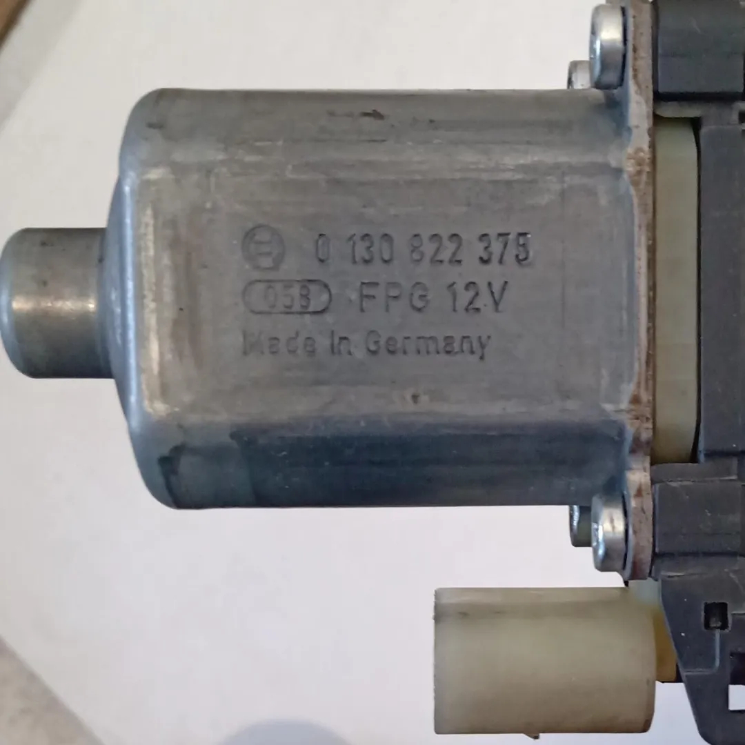 Elevalunas delantero derecho N12B14A 51332756084 de Mini Mini (r56) 2006-2010 - pieza usada