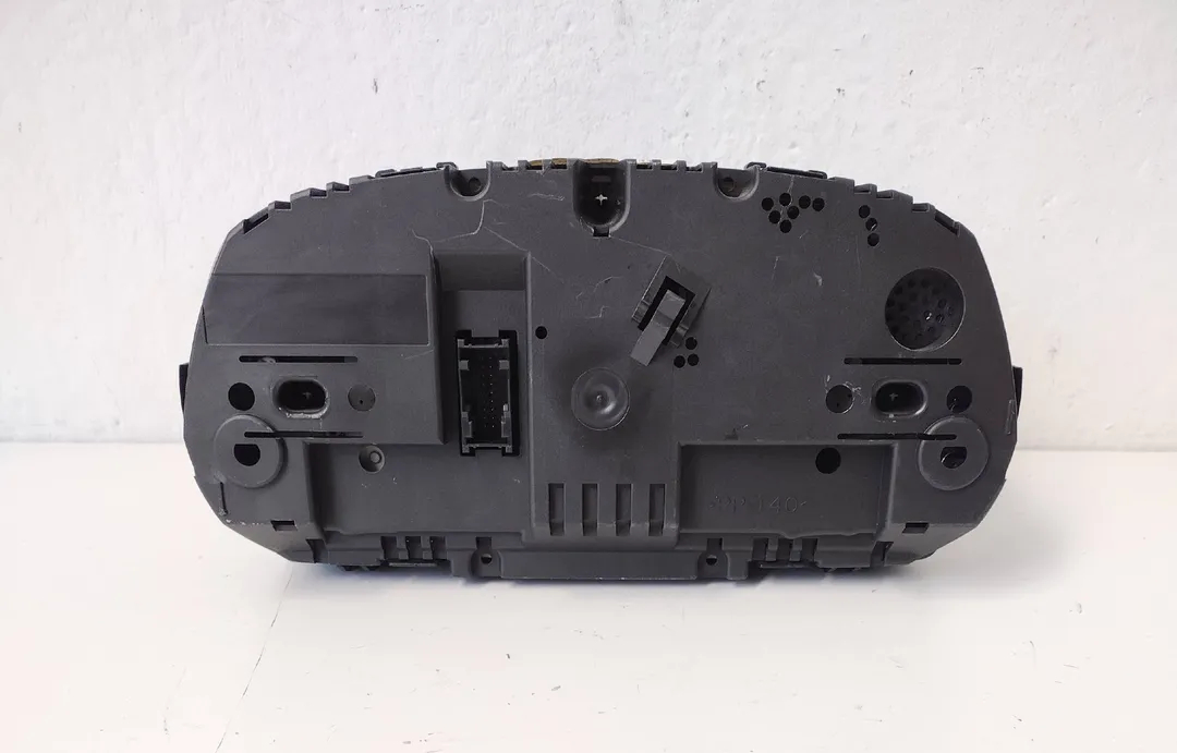 Reloj cuenta kilómetros N47D20B de Bmw 1 coupé (e82) 2011-2012 - pieza usada