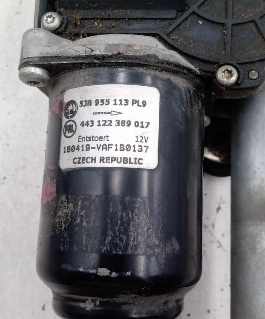 Motorino tergicristallo CUS de Skoda Fabia iii station wagon (nj5) 0-0 con 146000 km - pieza usada
