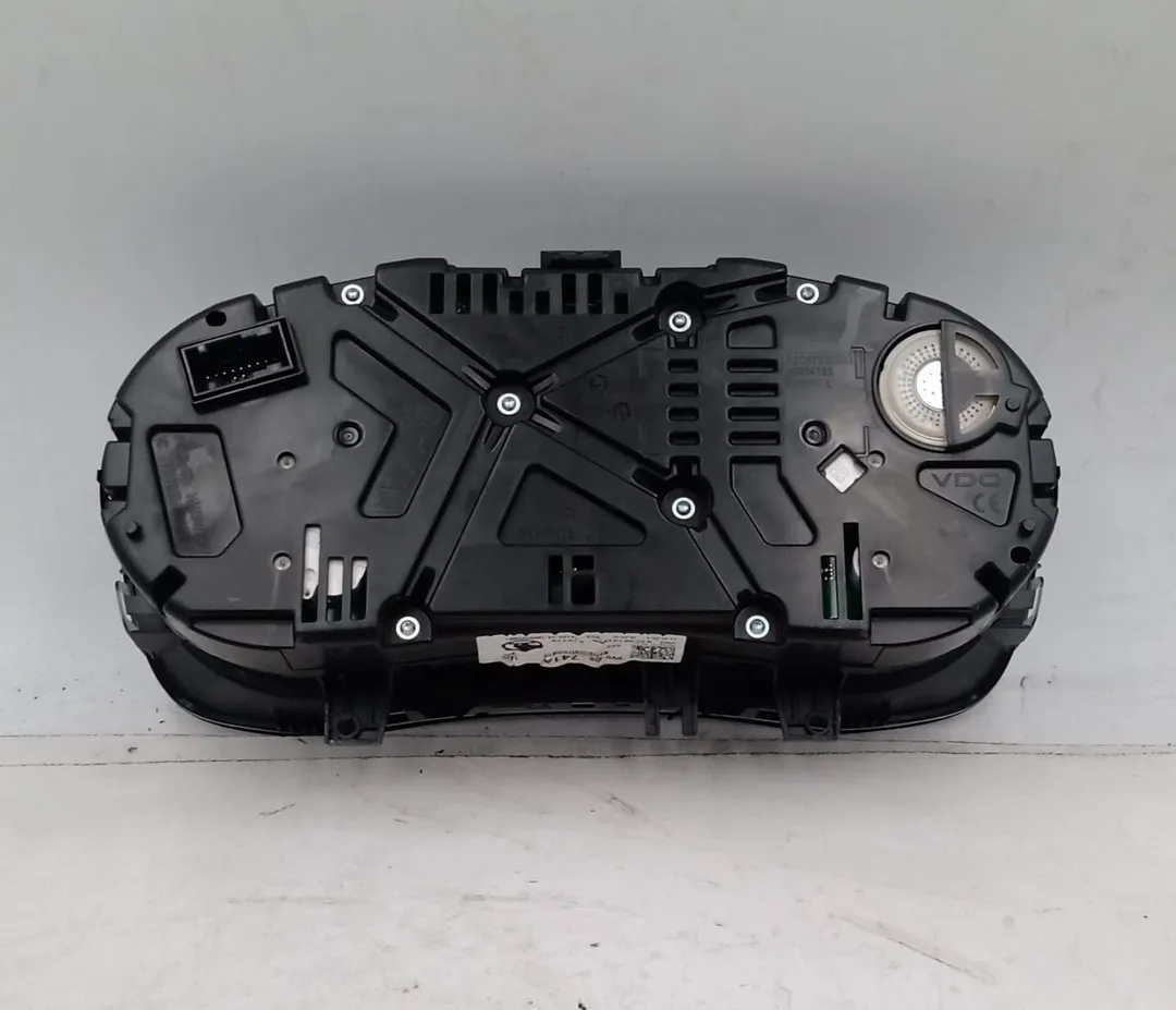 Reloj cuenta kilómetros CUS de Skoda Fabia iii station wagon (nj5) 0-0 con 146000 km - pieza usada