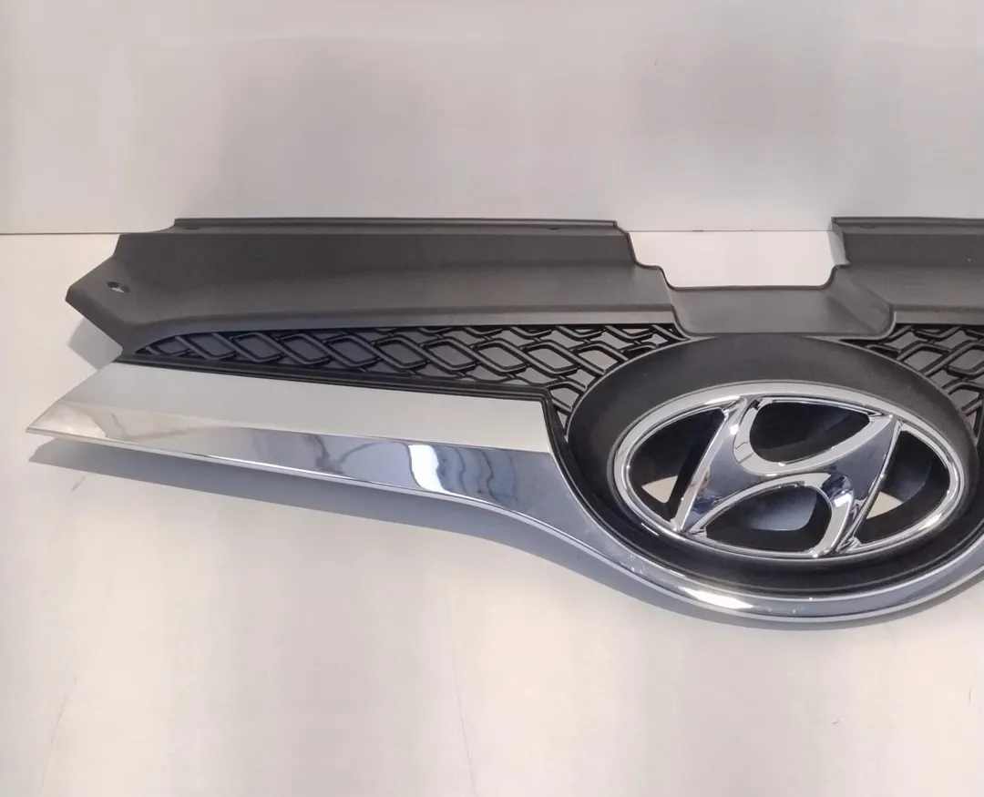 Front bumper grille de Hyundai Veloster (07/11>) 0-0 - pieza usada