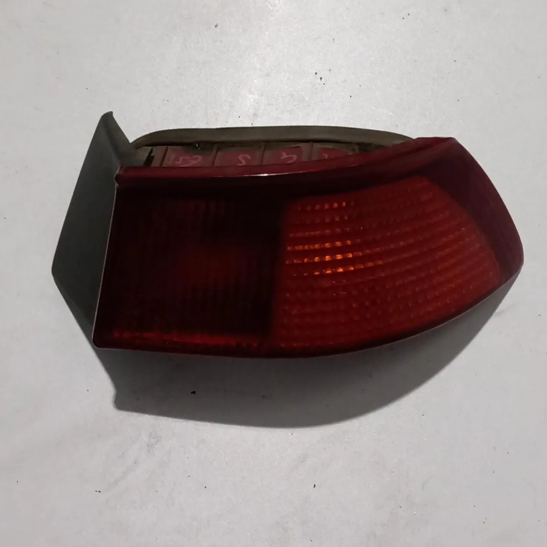 Rear lamp rh 33503 60579851 de Alfa romeo 145 (930_) 1994-1999 con 136468 km
