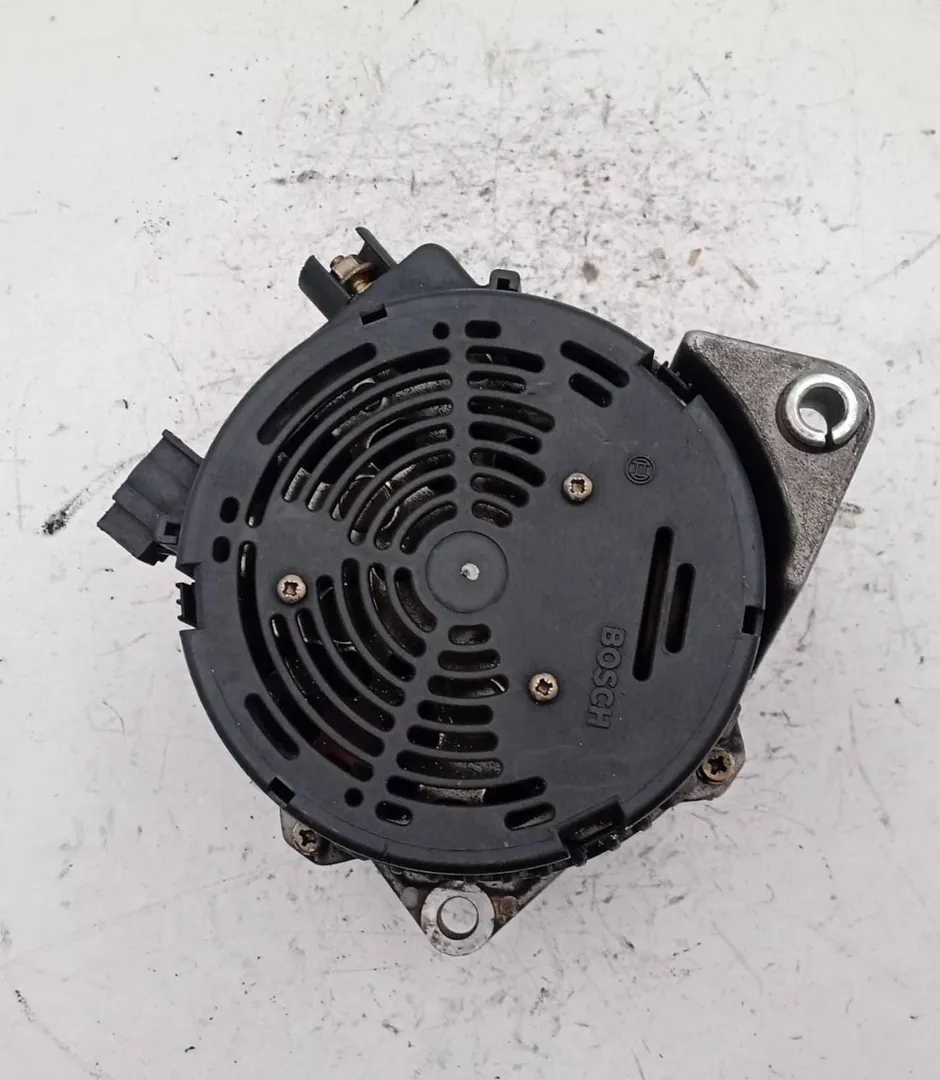 Alternator 1406092 de Ford Mondeo (fd) (12/92>06/97<) 1992-1997 - pieza usada