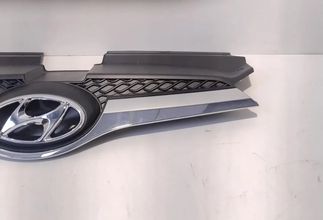 Front bumper grille de Hyundai Veloster (07/11>) 0-0 - pieza usada