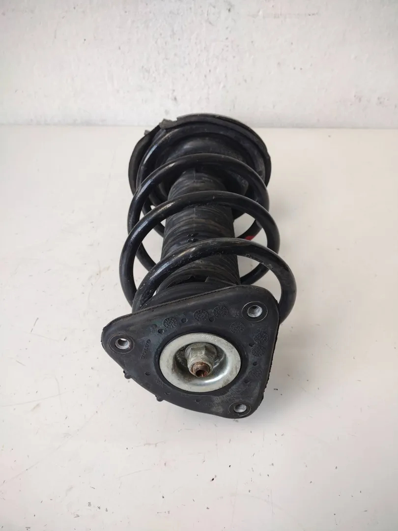 Amortisseur avant droit D4162T 31317922 de Volvo V40 hatchback (525) 0-0 - pieza usada