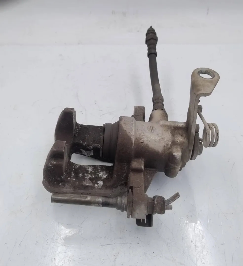 Pinza de freno trasera derecha 350A1000 de Fiat Punto (6u) (01/13>03/17<) 2013-2017 con 209000 km - pieza usada