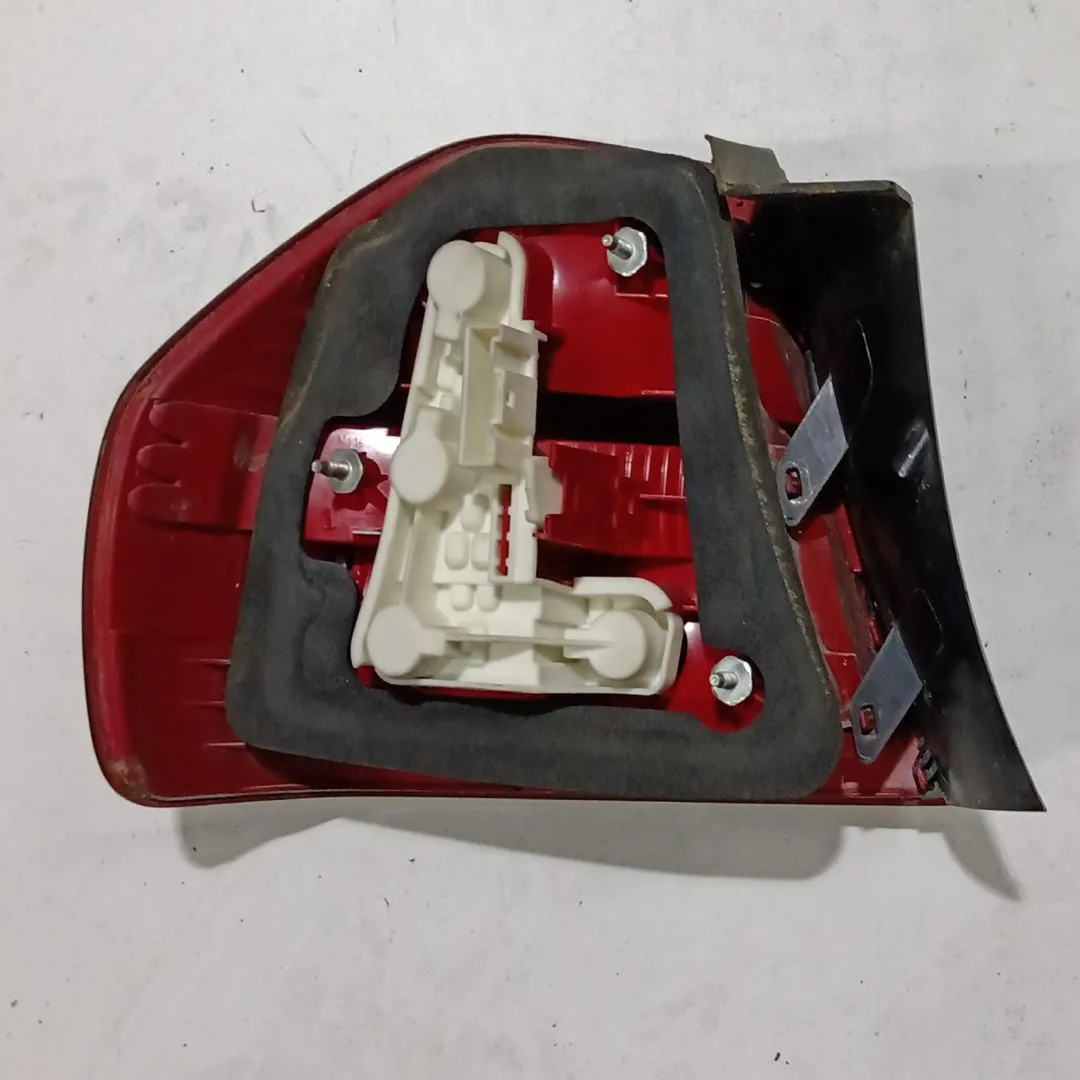 Piloto trasero derecho 204D4 63216937458 de Bmw 3 (e90) 2007-2010 con 159000 km - pieza usada