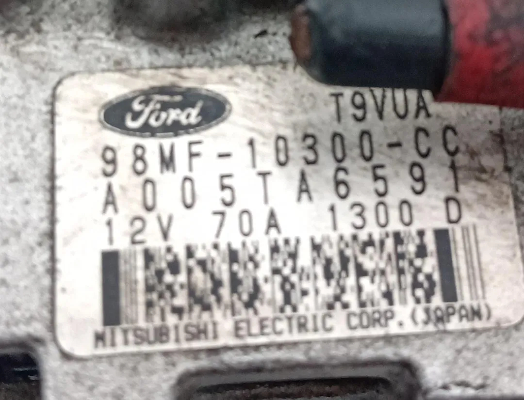 Alternador 1071418 de Ford Fiesta furgón (jv_) 2000-2003 - pieza usada