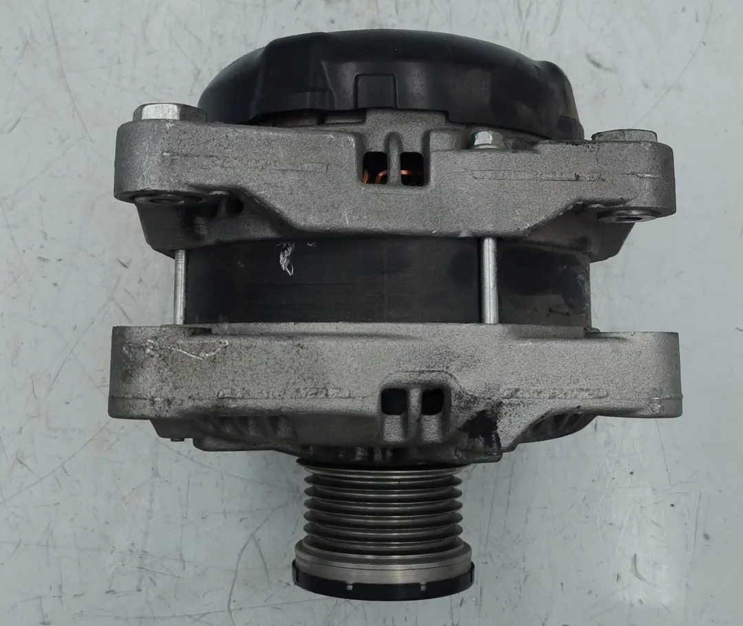 Alternador FSJA de Ford Fiesta vii (hj, hf) 2017-0 con 46000 km - pieza usada