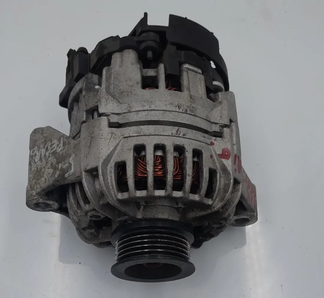 Generator Q0002801V006000000 de Smart Cabrio (450) 2000-2004 - pieza usada