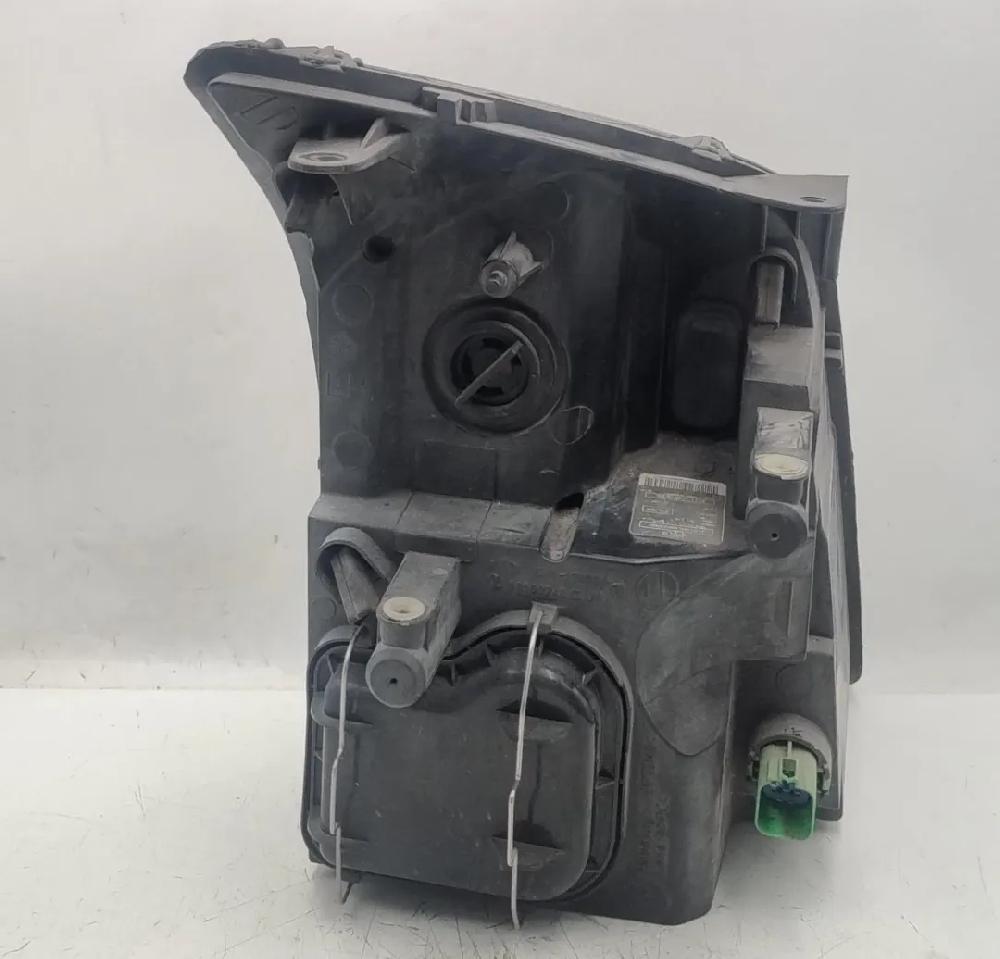 Faro anteriore sinistro P8FA 1537774 de Ford Transit caja/chasis (fm_ _, fn_ _, ff_ _) 2008-2010 con 350553 km - pieza usada