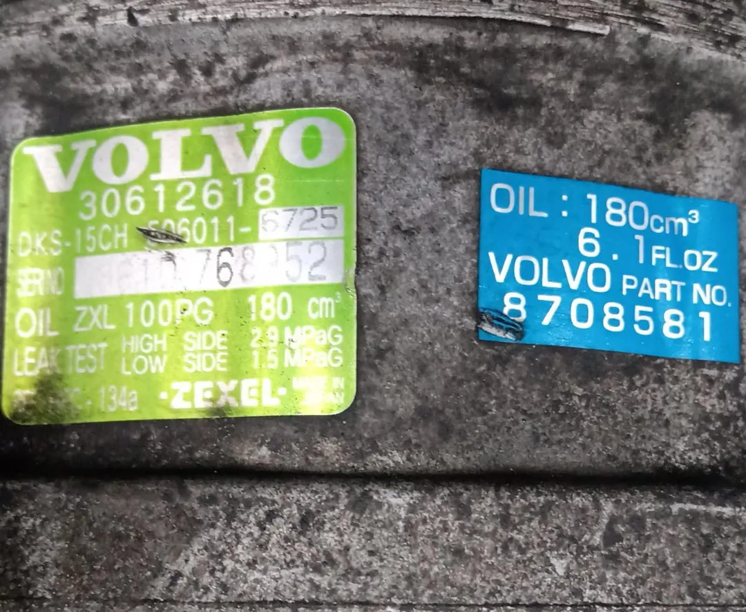 Compresseur clim de Volvo V40 station wagon (645) 2000-2004 - pieza usada