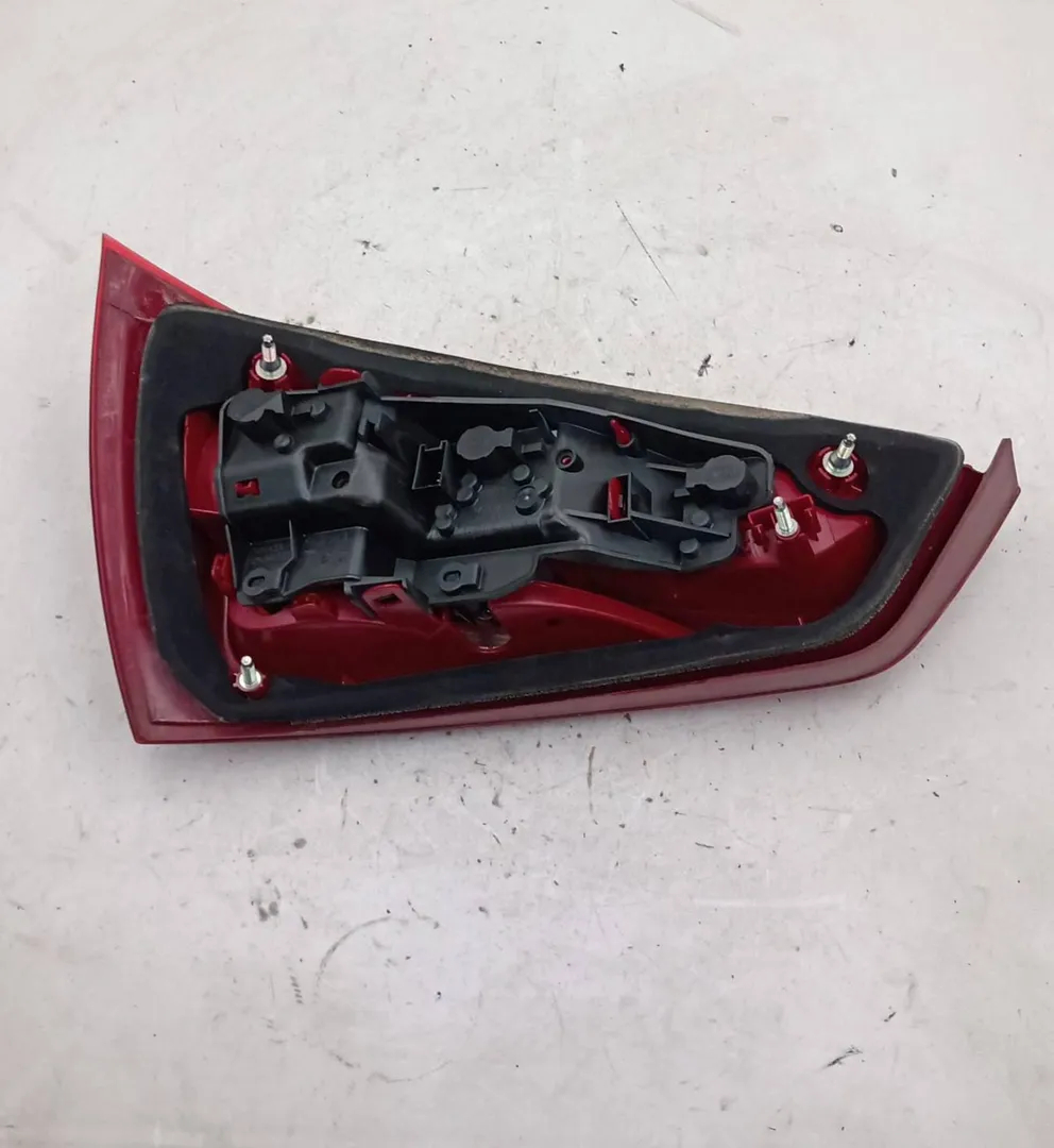 Piloto maletero derecho CBZ 8X0945094D de Audi A1 (8x1, 8xk) 2010-2015 con 93825 km - pieza usada