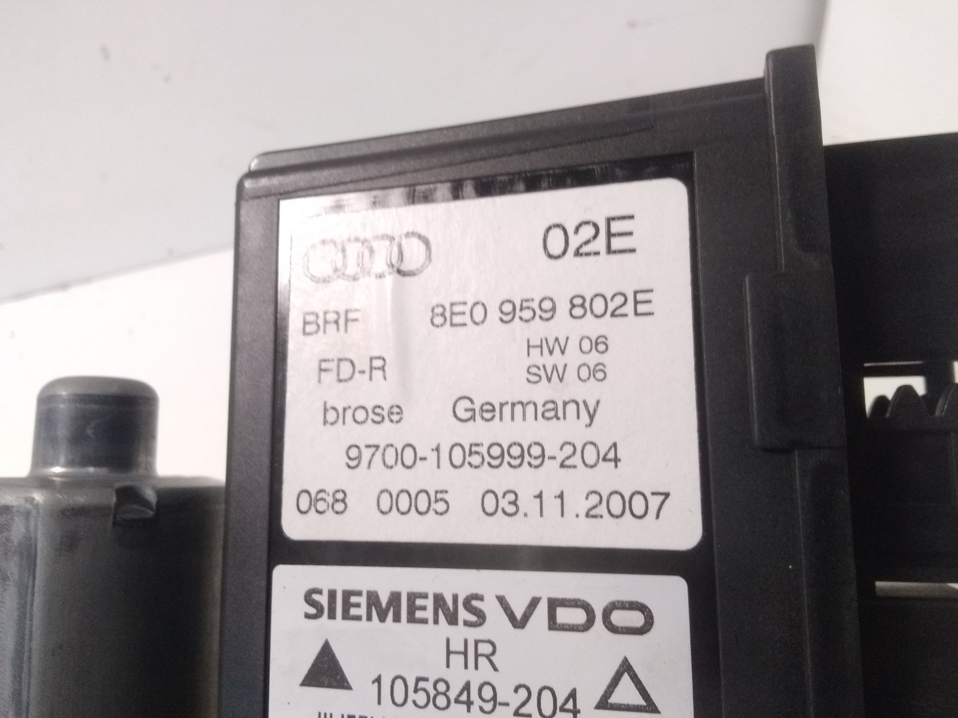 AUDI A4 B6/8E (2000-2005) Мотор керування вікном задніх правих дверей 8E0959802E 20127848