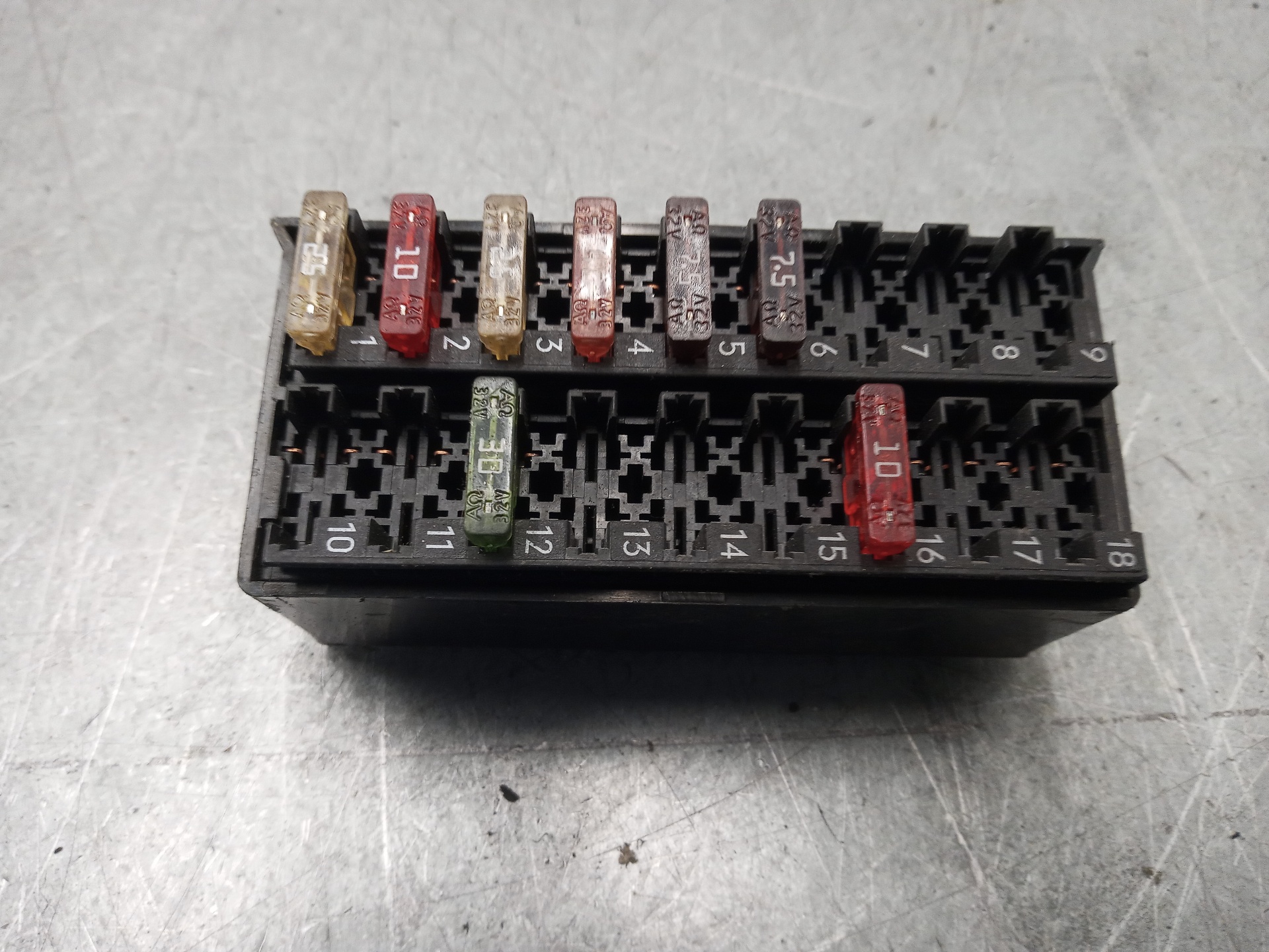 MERCEDES-BENZ Sprinter 1 generation (903) (1995-2006) Fuse Box A6385450319 26372364