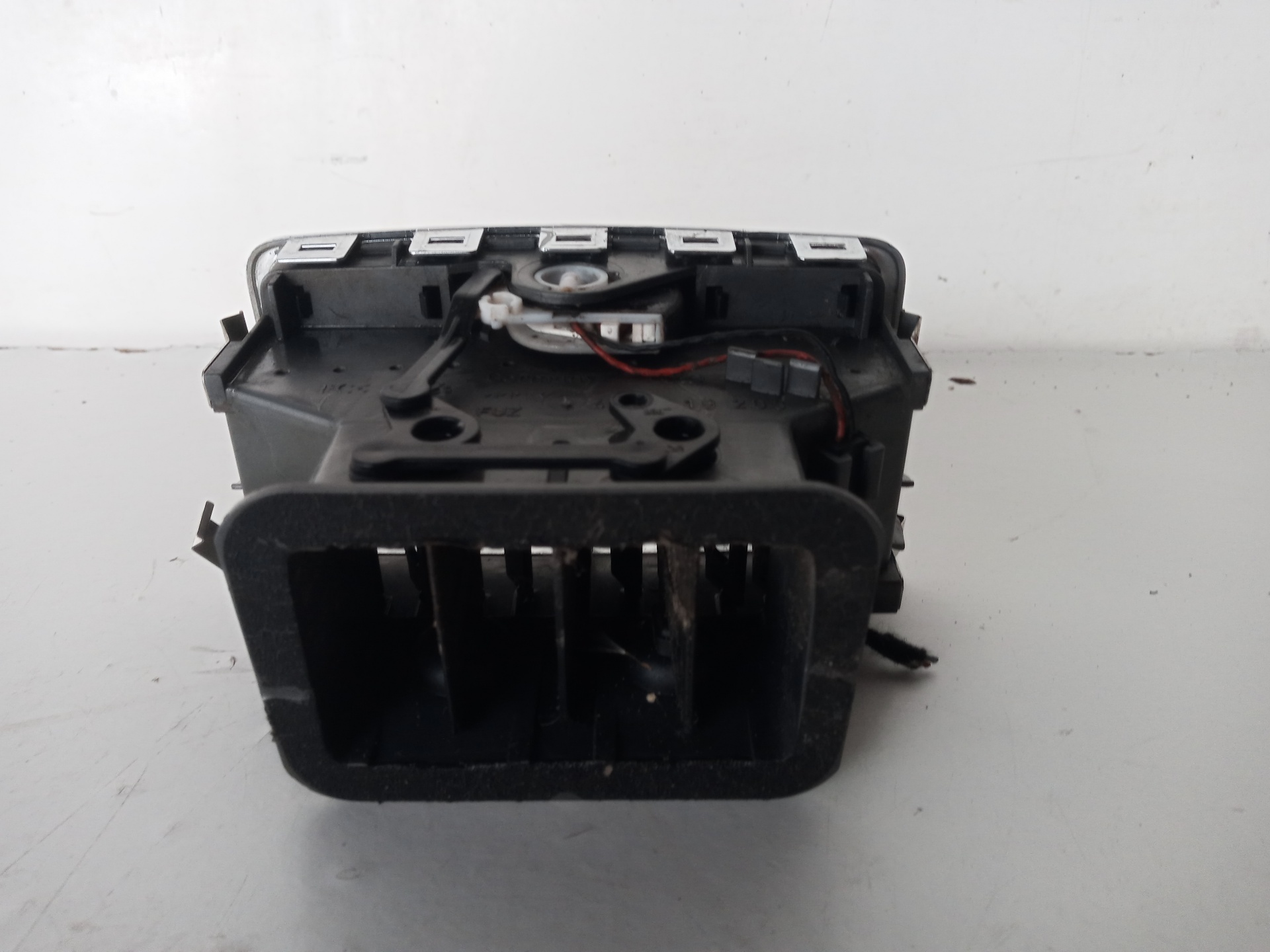 AUDI A6 C6/4F (2004-2011) Γρίλια εισαγωγής αέρα καμπίνας 4F0819203,4F0819203 27568194