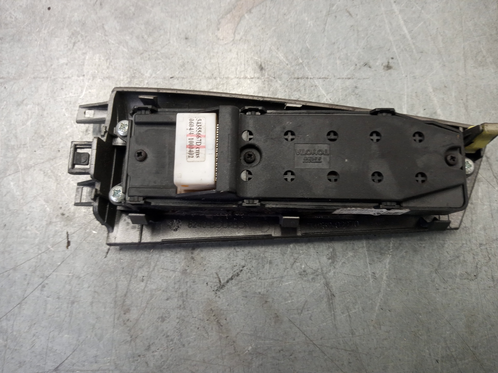 TOYOTA Corolla E120 (2000-2008) Front Left Door Window Switch 848200F030 20127765