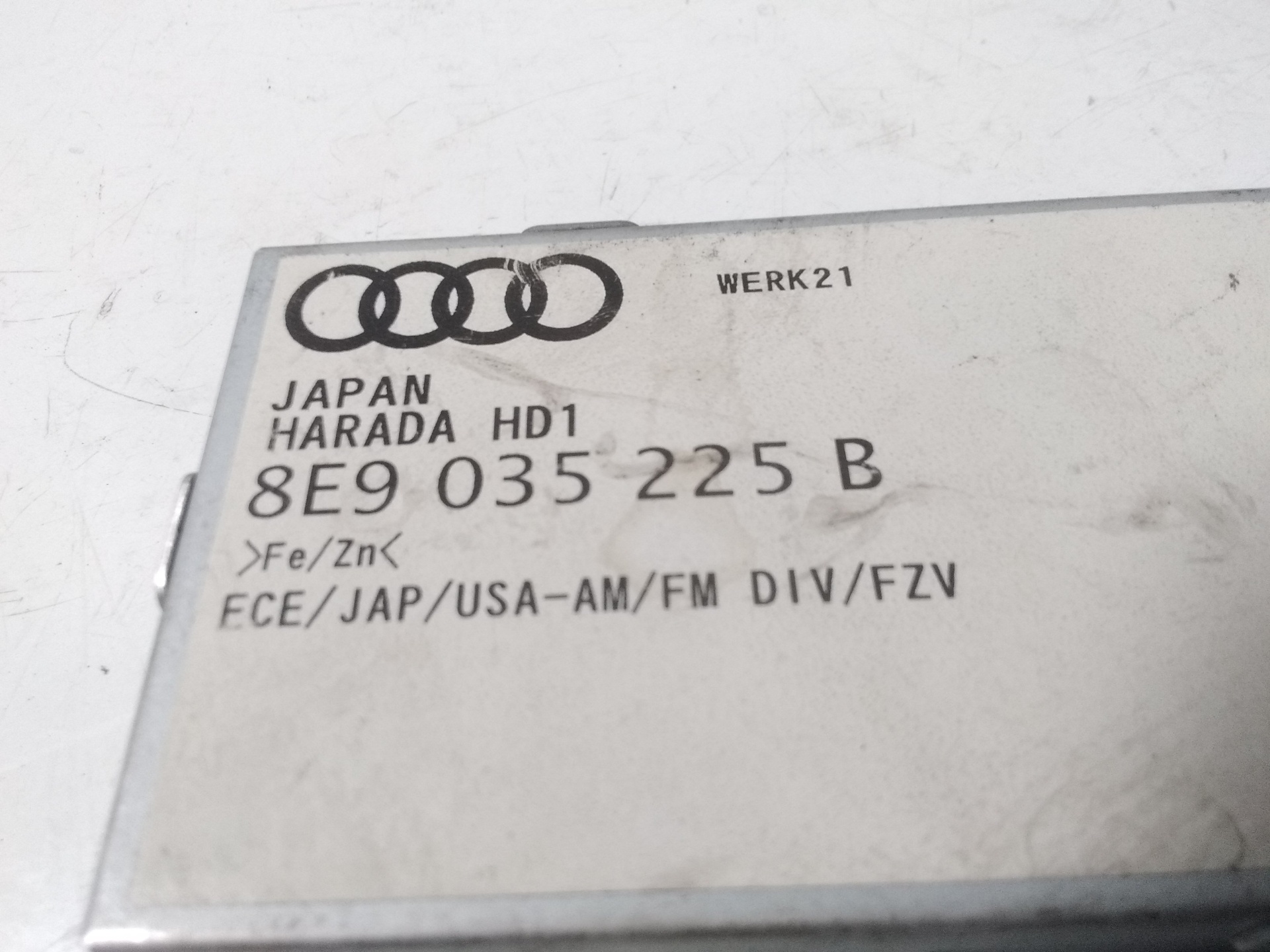 AUDI A4 B6/8E (2000-2005) Антена 8E9035225B 20128552