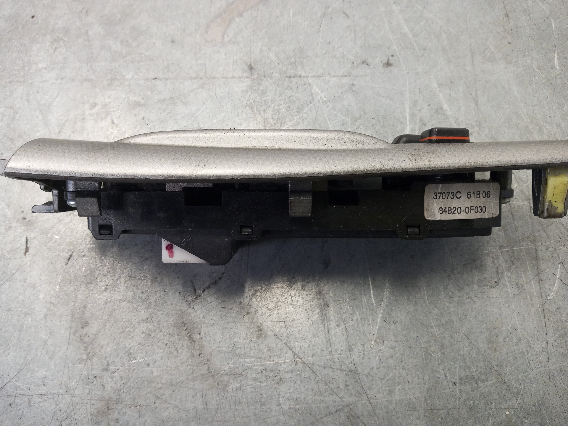 TOYOTA Corolla E120 (2000-2008) Front Left Door Window Switch 848200F030 20127765