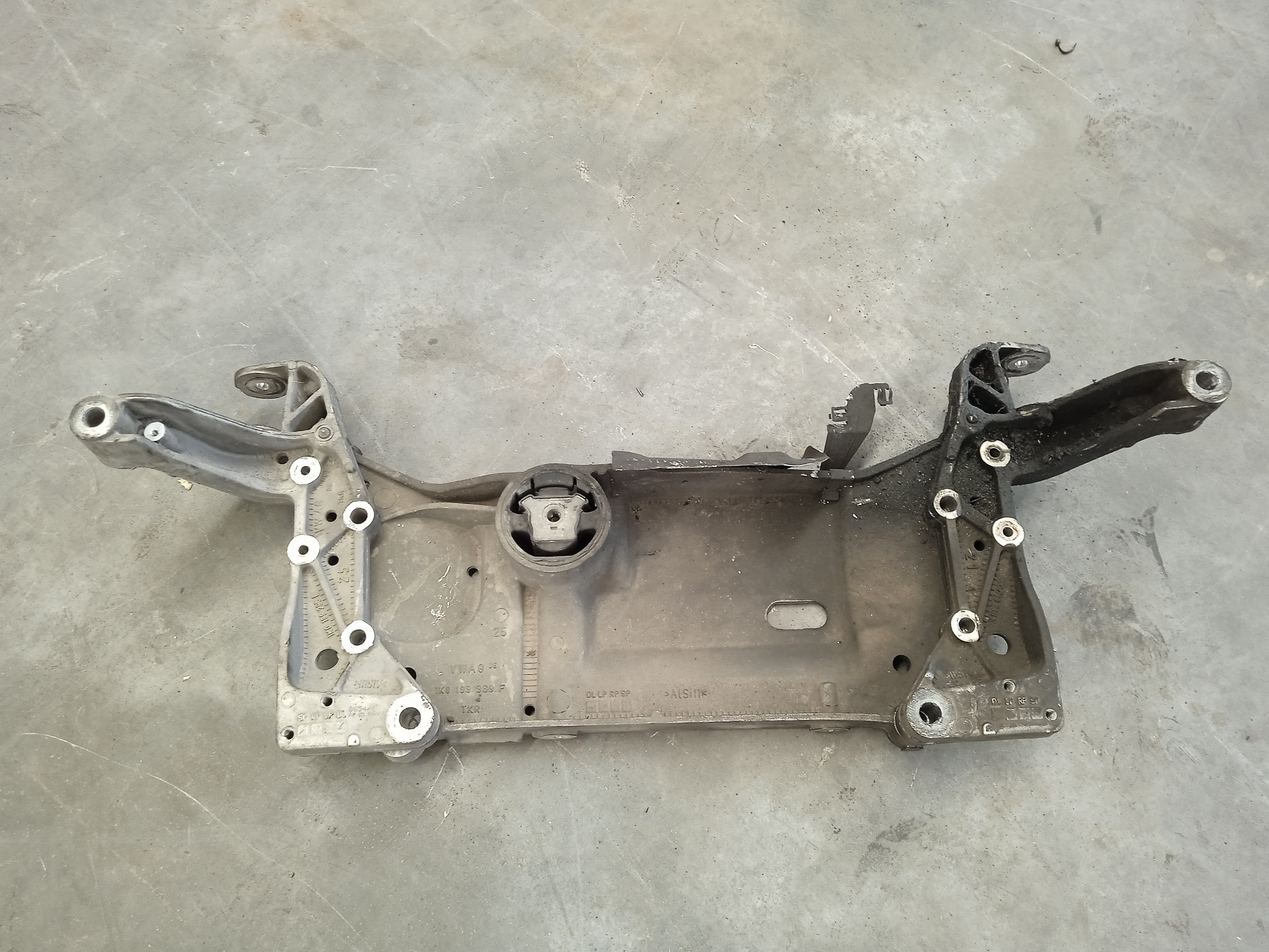 AUDI A3 8P (2003-2013) Передний траверс 1K0199369F 20691920