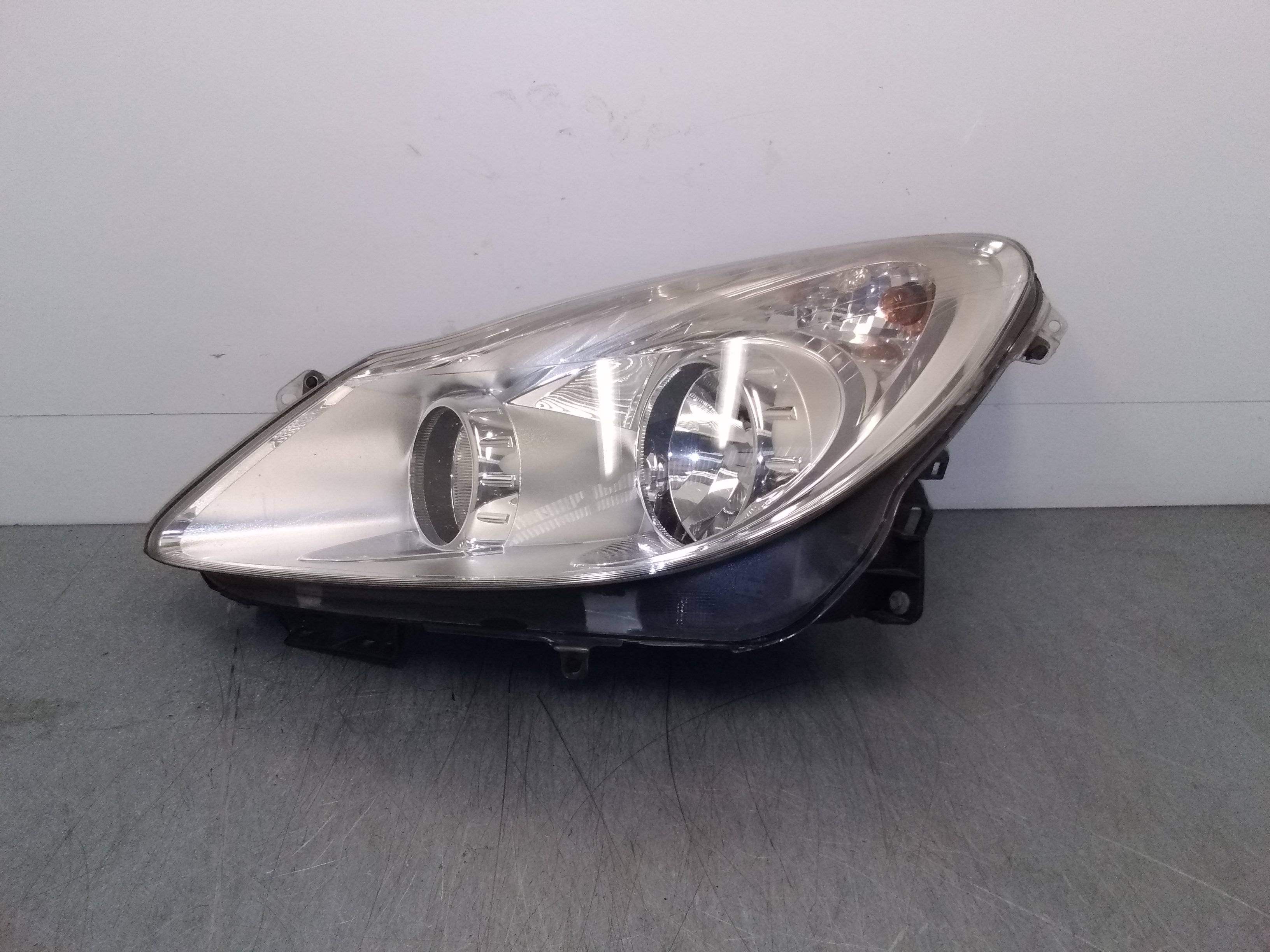 OPEL Corsa D (2006-2020) Фара передняя левая 13186381 26371409