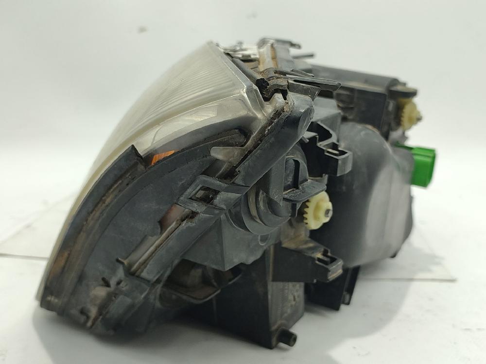 Scheinwerfer links FMBA 1435624 de Ford Mondeo iii sedán (b4y) 2000-2007 130 CV con 301019 km - pieza usada