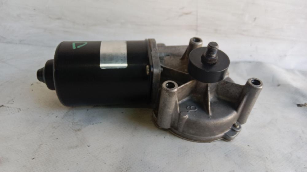Motor limpia delantero RFN 1097546 de Ford Mondeo ii (bap) 1996-2000 90 CV con 197425 km - pieza usada