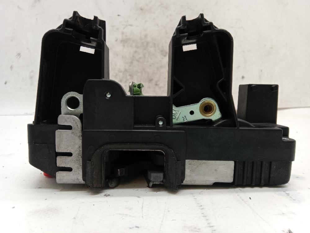 Cerradura puerta trasera derecha Z16SE 24414135 de Opel Astra g sedán (t98) 1998-2000 84 CV con 163286 km - pieza usada