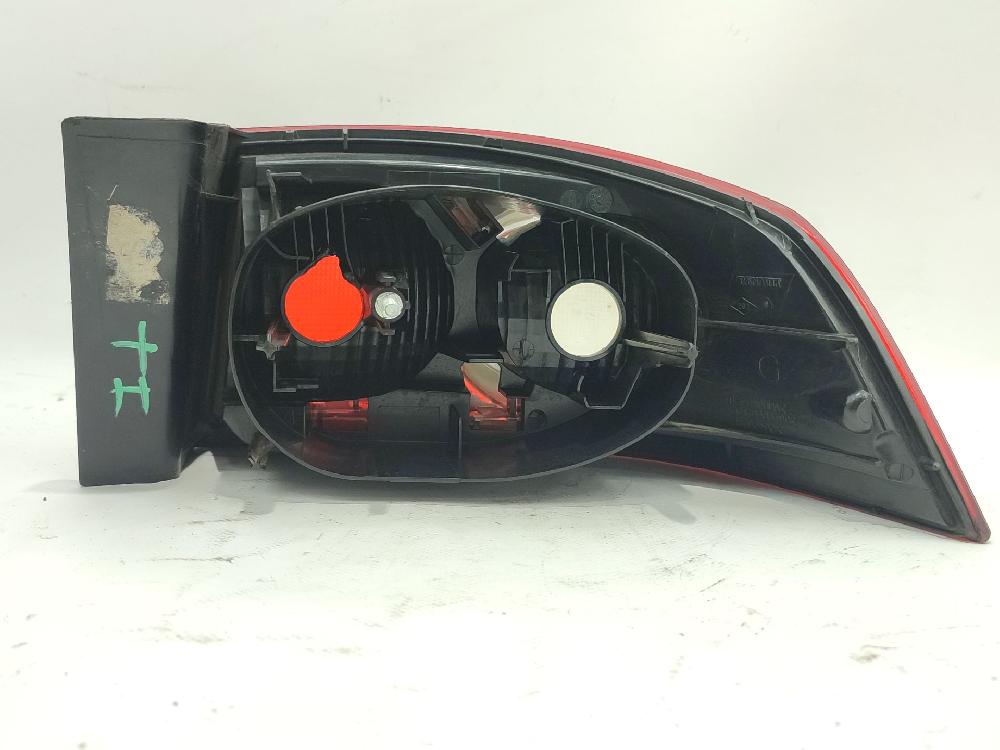 Rear lamp lh M9R 8200002473 de Renault Laguna ii (bg0/1_) 2001-2007 150 CV con 82361 km - pieza usada