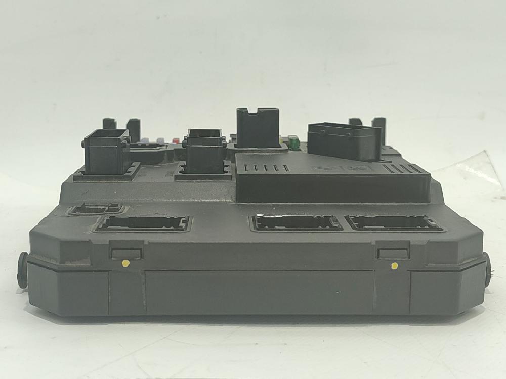 Caja de relés / fusibles RHR 9655221180 de Peugeot 407 (6d_) 2004-2010 136 CV con 262873 km - pieza usada