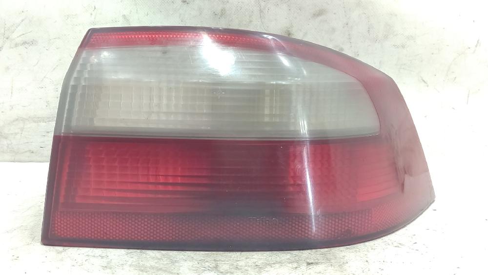 Faro posteriore destro F9Q 8200002474 de Renault Laguna ii (bg0/1_) 2001-2007 120 CV con 215852 km