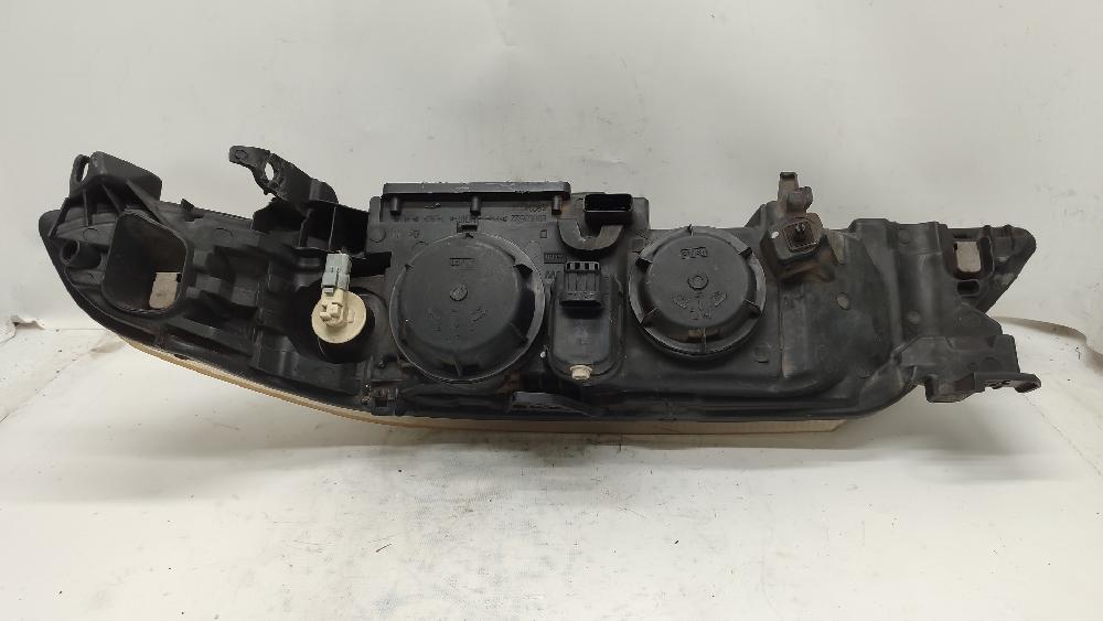 Headlamp rh F9Q 8200002847 de Renault Laguna ii (bg0/1_) 2001-2007 120 CV con 169874 km - pieza usada