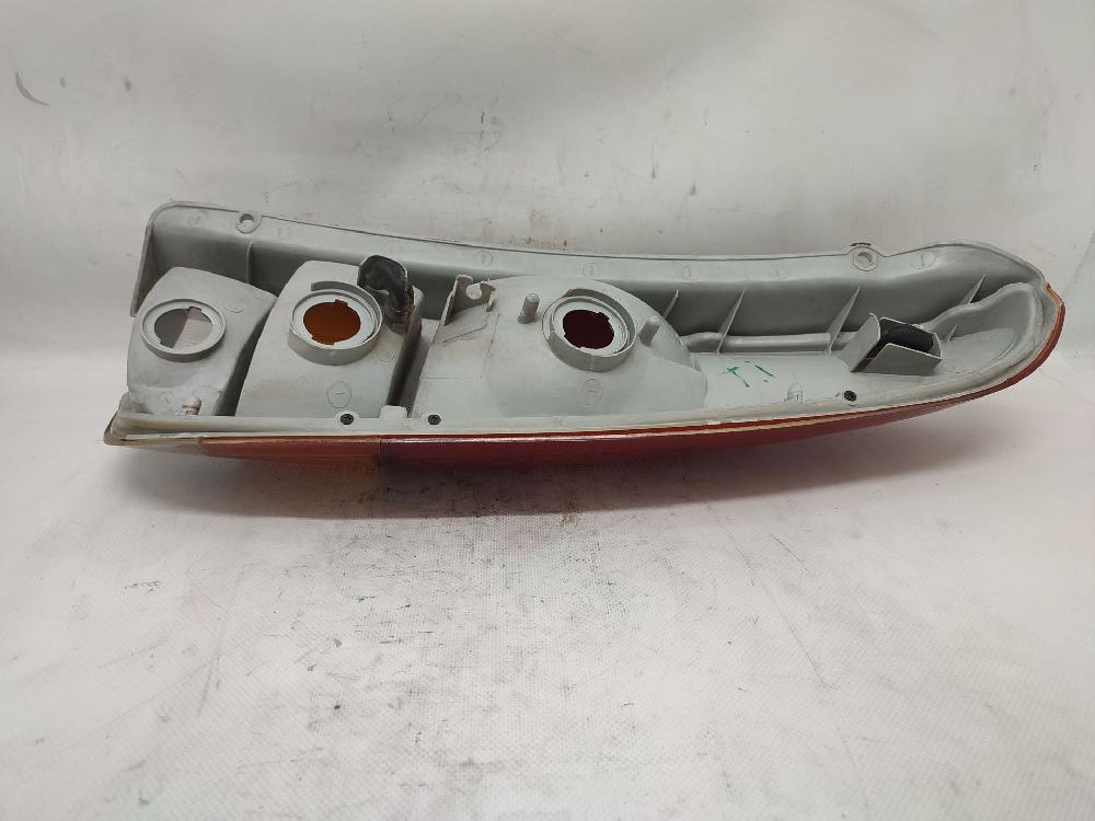Pisca tras esquerdo G4HC 9240105110 de Hyundai Atos (mx) 2001-2003 54 CV con 117841 km - pieza usada