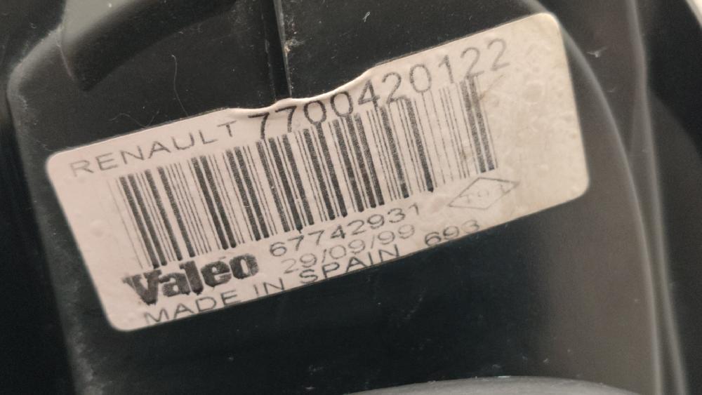 Rear lamp lh F9Q 7700420122 de Renault Laguna i (b56_, 556_) 1997-2001 98 CV con 188963 km - pieza usada