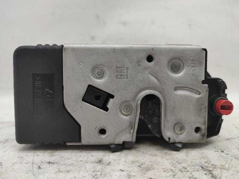 Cerradura puerta trasera derecha Y20DTH 24414135 de Opel Zafira a monospace (t98) 1999-2005 101 CV