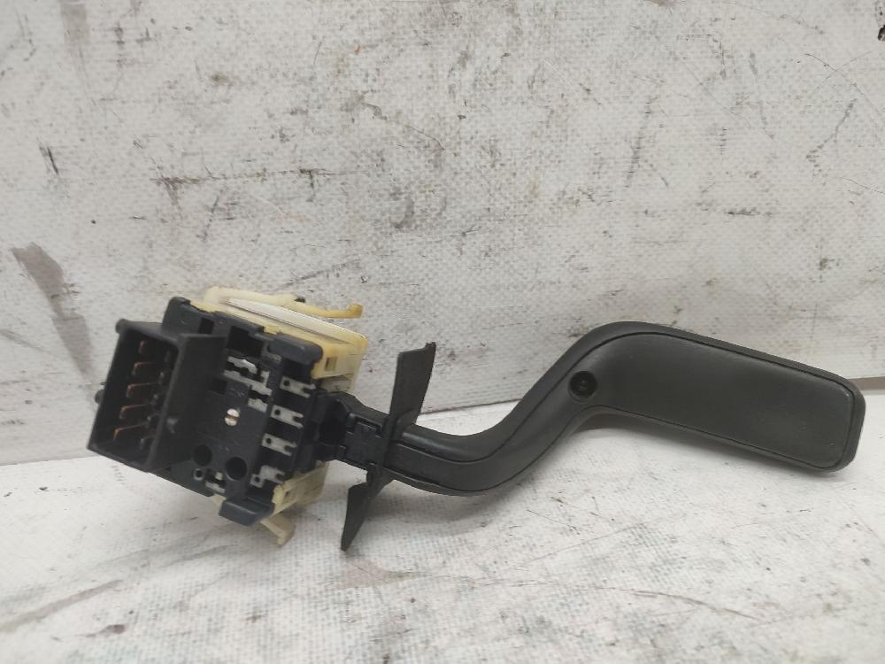 Mando intermitentes B204L 4739488 de Saab 9000 1990-1998 185 CV con 157209 km - pieza usada