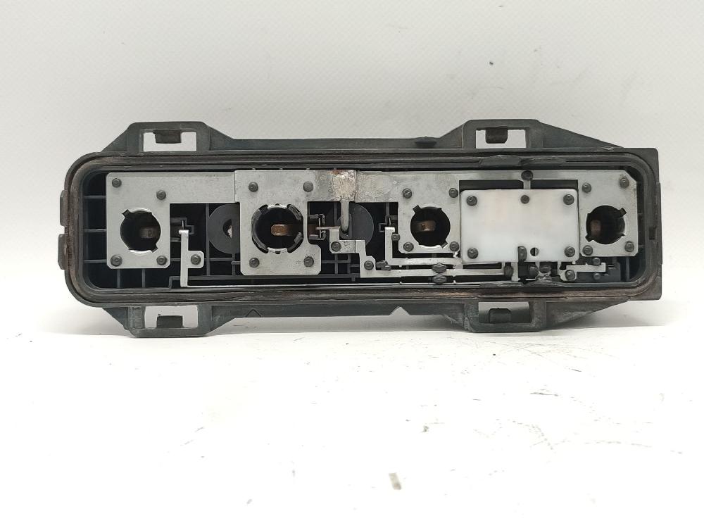 Portalámparas RHS 89026938 de Peugeot 307 break (3e) 2002-2008 107 CV con 187415 km - pieza usada
