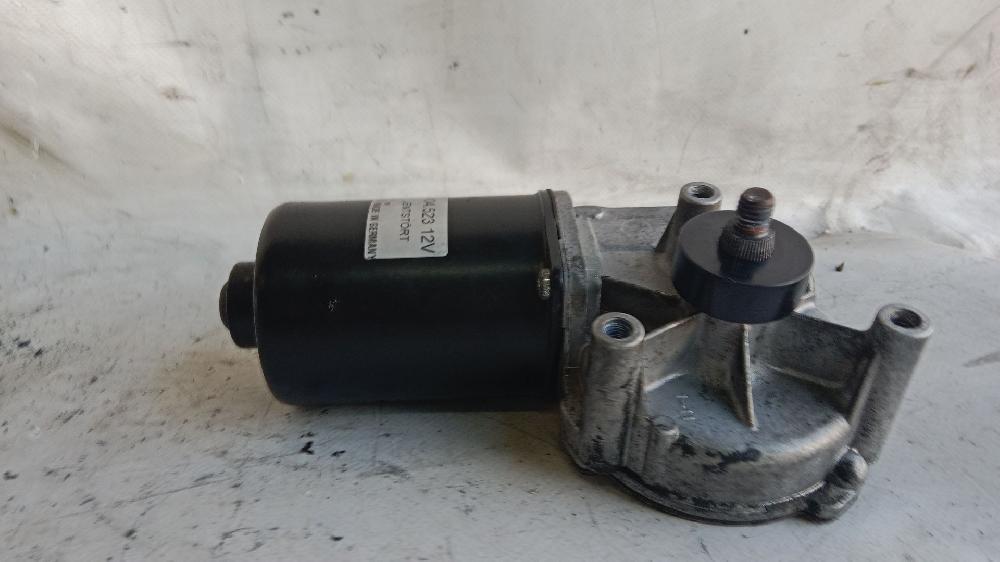 Motor limpia delantero PGFA,PGFB,UHFA,UHFB,UHFC 1097546 de Ford Transit furgón (fa_ _) 2011-2014 140 CV con 257486 km - pieza usada