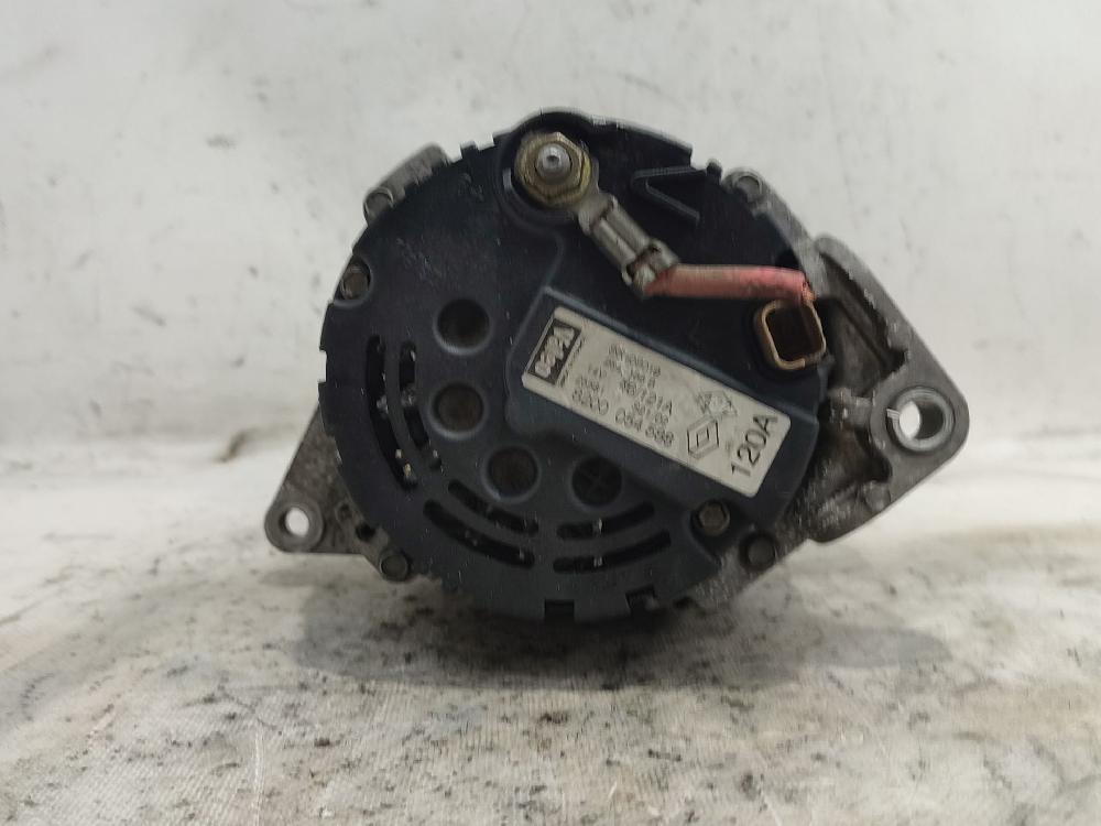 Alternator F9Q 8200054588 de Renault Megane i classic (la0/1_) 1997-2001 102 CV con 138741 km - pieza usada